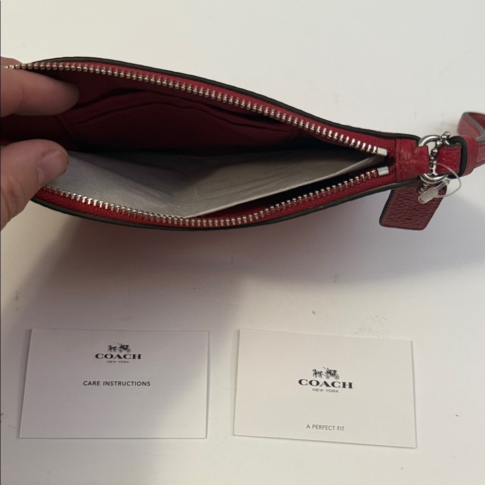 Coach Cherry Red Leather Wristlet READ DESCRIPTION!!! - Picture 4 of 4